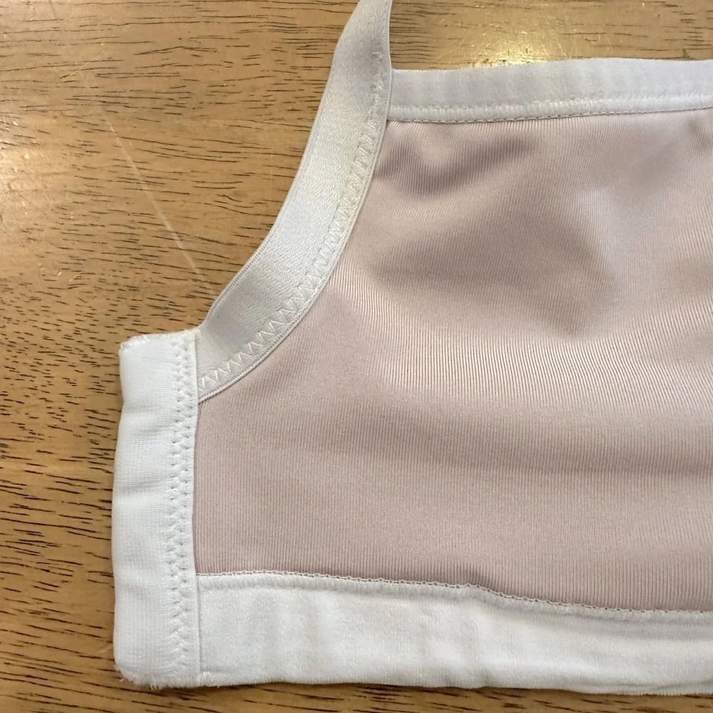 NATORI Yogi Contour Convertible Sports Bra 36 I 
EUC -  Lt Mocha/Ivory - Picture 6 of 10